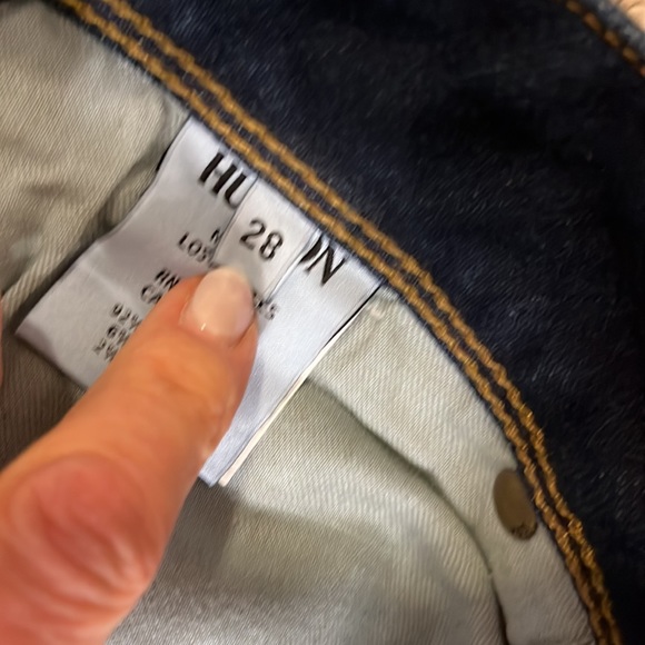 Hudson skinny jeans. Low waited. Super soft and stretchy. Size 28 - Picture 3 of 5